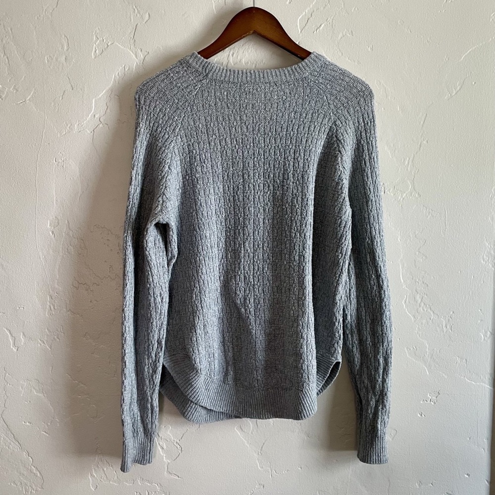 St. John's Bay Size Medium Sweater - Gray Tight Knit Pattern Long Sleeve Cozy - Picture 6 of 6